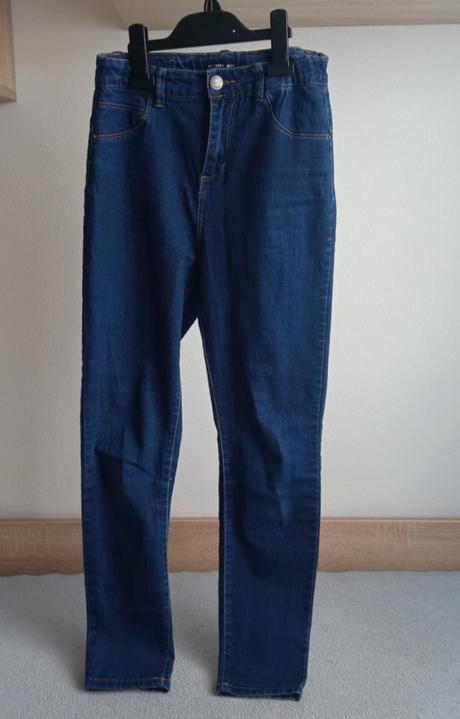 Balík jesenného oblečenia, s