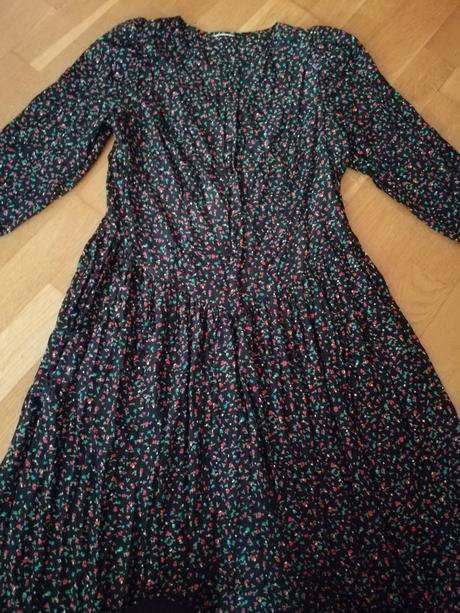 Šaty s potlačou, 38