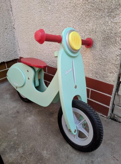Janod odrážadlo vespa mint, 