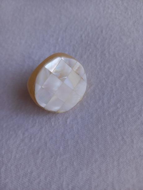 Prsteň s perleťovou mozaikou, bijou brigitte