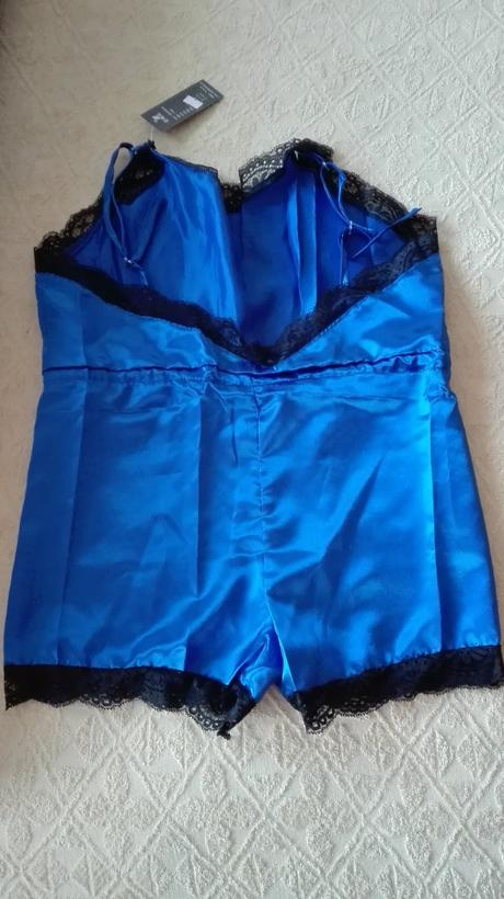 Nove satenove pyzanko s/m, s