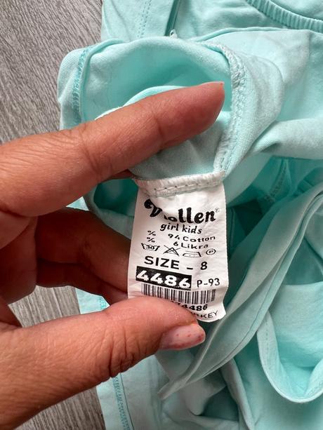 Modre asymetricke tricko, 128