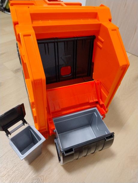 Smetiarske auto lena, 