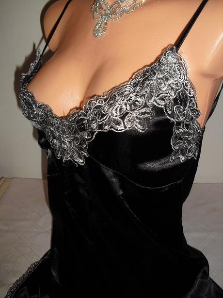 Vysivana satenova elegantna kosielka, s