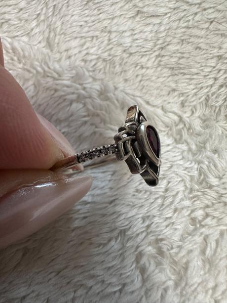 Strieborný prsteň lotos s kamienkom, 