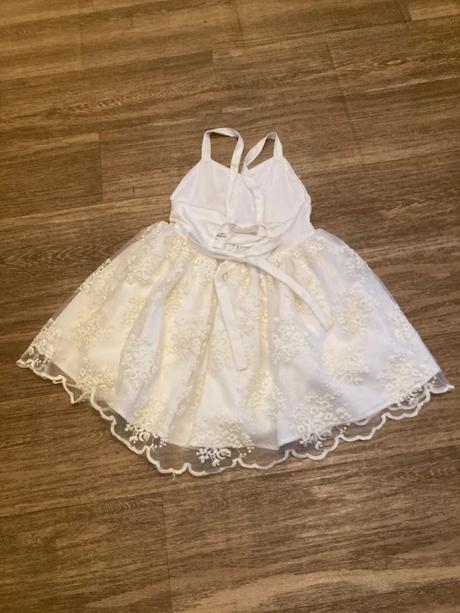 Šaty s motívom tanečnice, 104