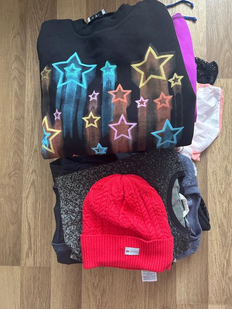 Balík oblečenia s,m, s