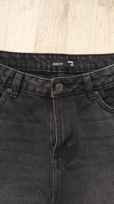 Čierne riflové kraťasy mom fit 38, sinsay,m
