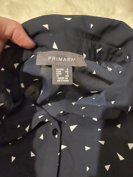 Tmavomodra kosielka s bielymi trojuholnikami, primark,36