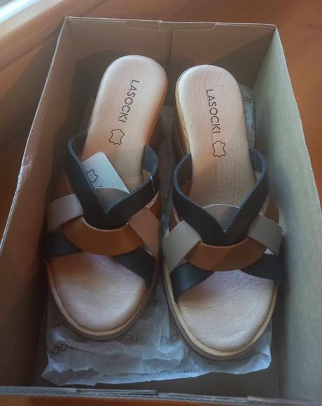 Kvalitné kožené šlapky, 37