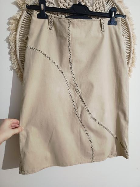 Béžová sukňa po kolená, m