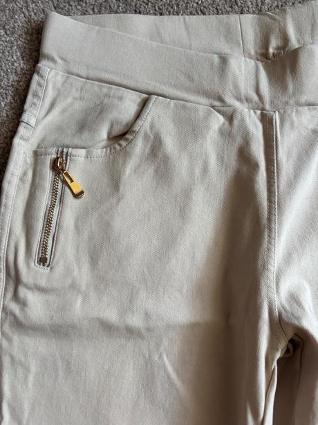 Béžové elasticke nohavice, l