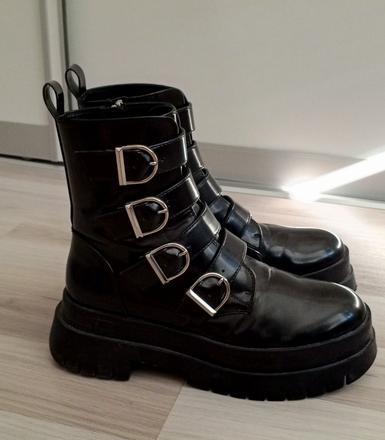 Dámske členkové topánky na platforme, bershka,40