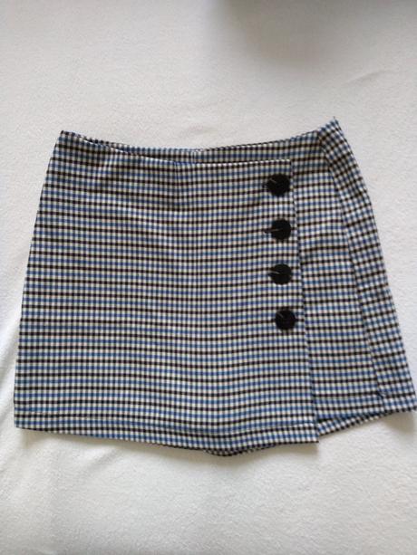 Kraťasy alebo šukňa, bershka,36