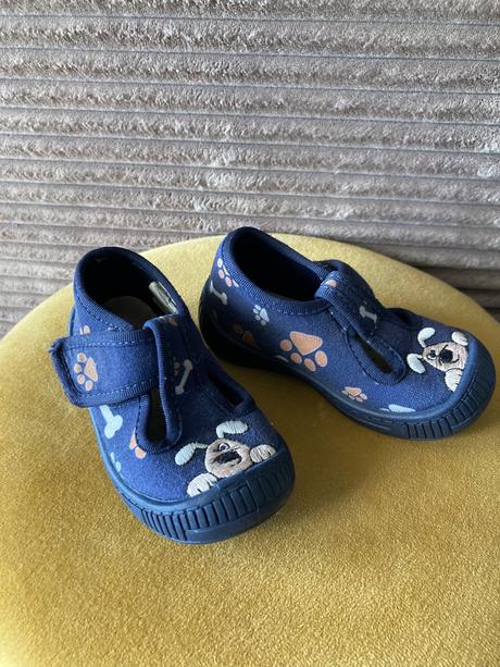 Papučky so psíkom, 21