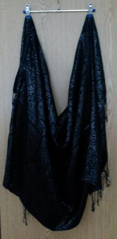 Dlhsi cierno strieborny trblietavy sal / satka,