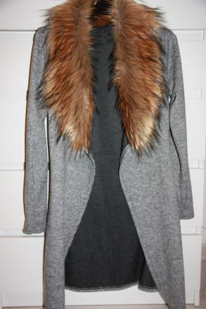 Sveter s kožušinkou+druhy gratis, xs