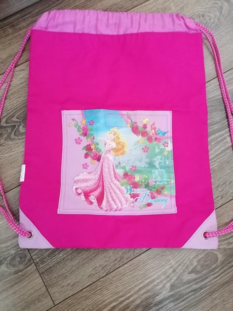 Školská taška s vrecúškom,