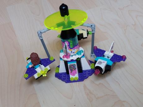 41128 vesmírna atrakcia v zábavnom parku,