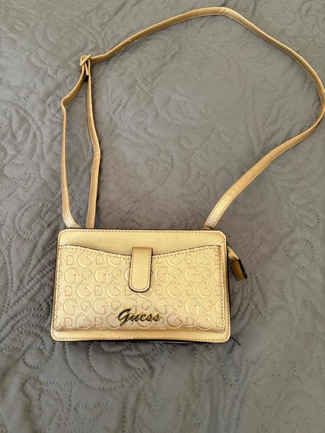 Zlatá guess kabelka, guess