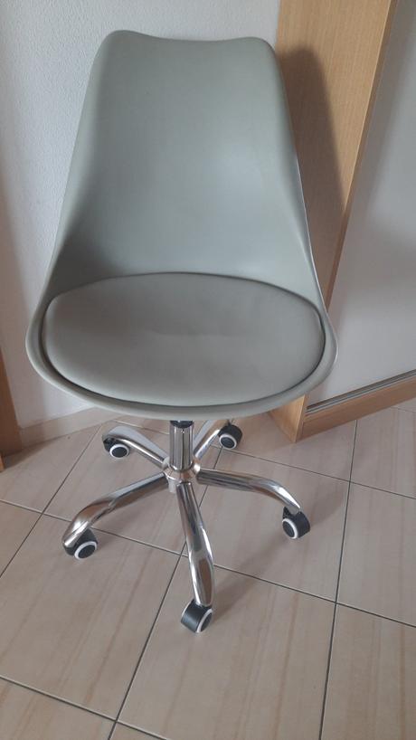 Otočná stolička- 2 kusy, 