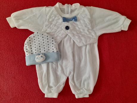 Slávnostný overal s motýlikom a čiapkou, c&a,56