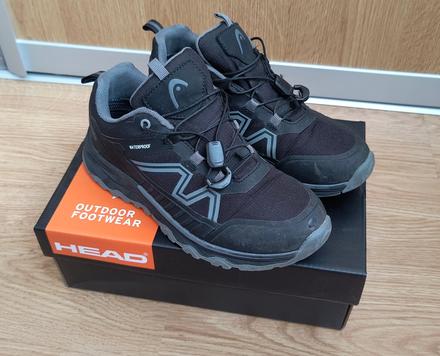 Prechodné alebo turistické topánky, 35