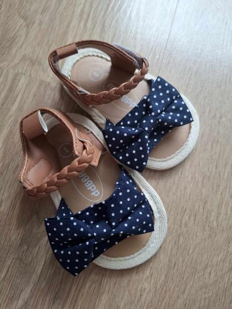 Sandálky, 17