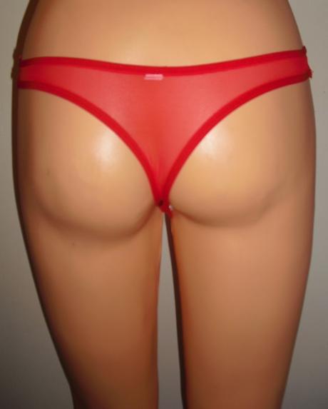 S perlickami sexy tanga, s