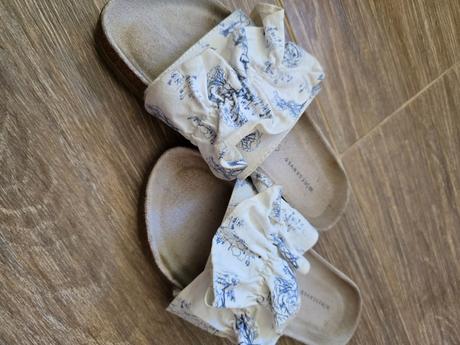 Šlapky č.35, reserved,35