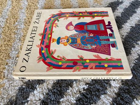 O zakliatej žabe prvé vyd.1981, 