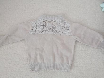 Svetrík s čipkou, 74