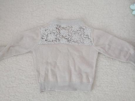 Svetrík s čipkou, 74