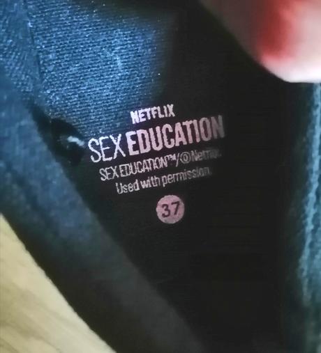 Dámske plátenky, veľ. 37, nové, netflix edition, 37