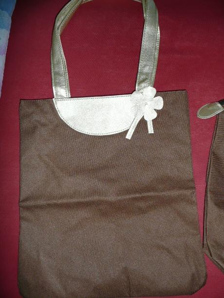 Krásna sada kabeliek+ tasticka+klucenka, 