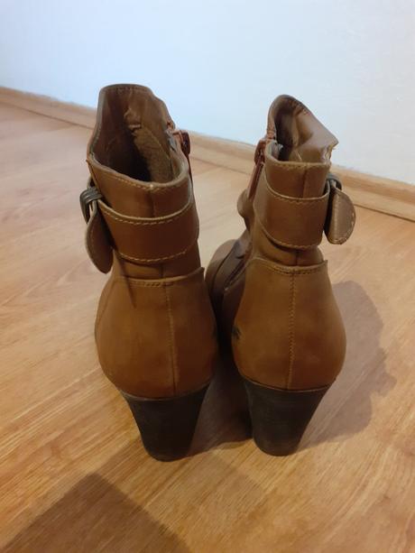 Kotníkové čižmičky, clara barson,38