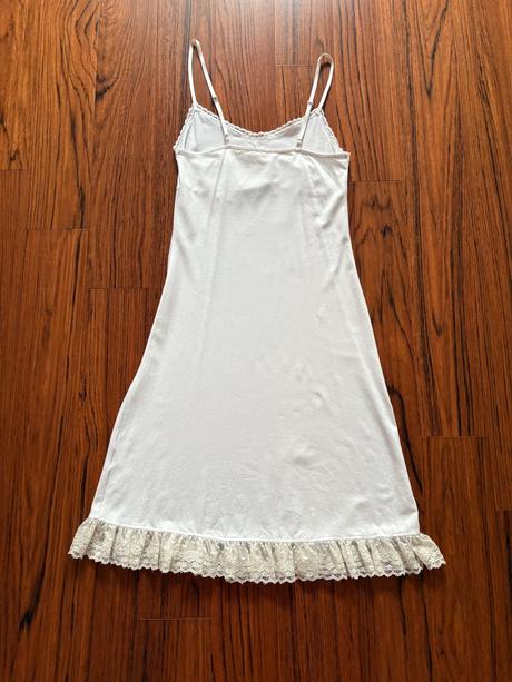 Biele šaty s čipkou, s