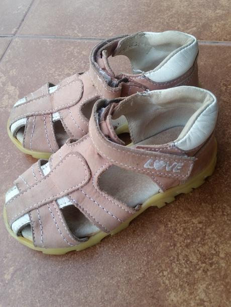 Sandálky, 23