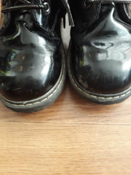 Cierne lakovane topanky 25tky, 25