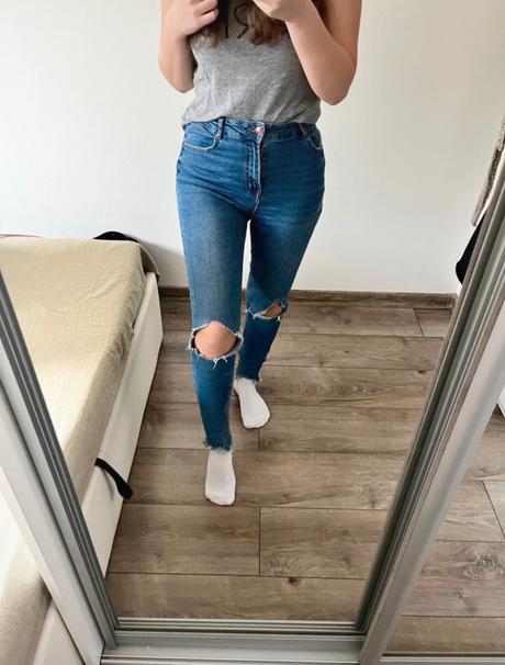 Skinny rifle s vysokým pasom a dierami na kolenách, new yorker,xs