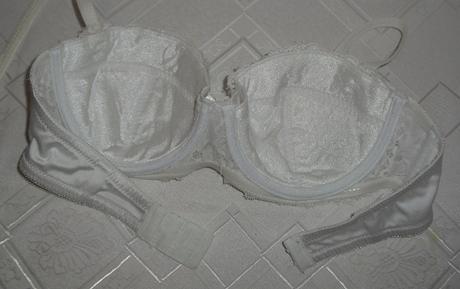 Svadobna cipkovana podprsenka, 75a