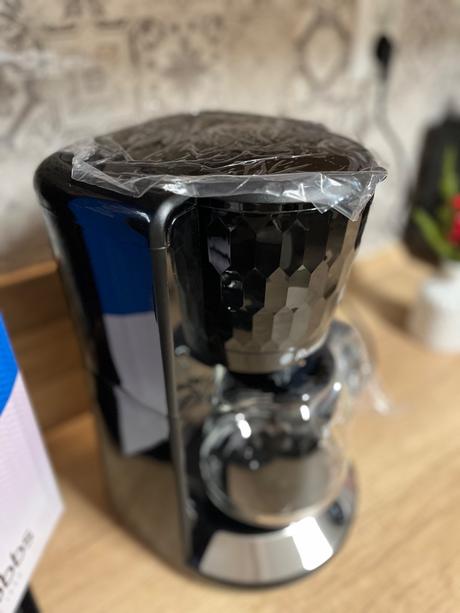 Prekvapkávací dizajnový kávovar russell hobbs, 