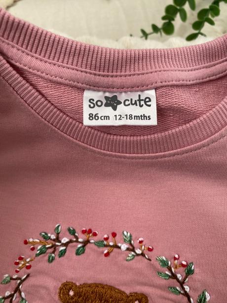 Ručne vyšívaná mikina, 86