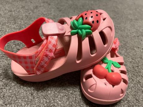 Sandálky do vody, 21