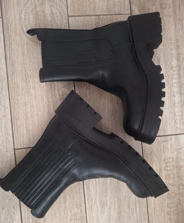 Dámske čizmy, pull&bear,38