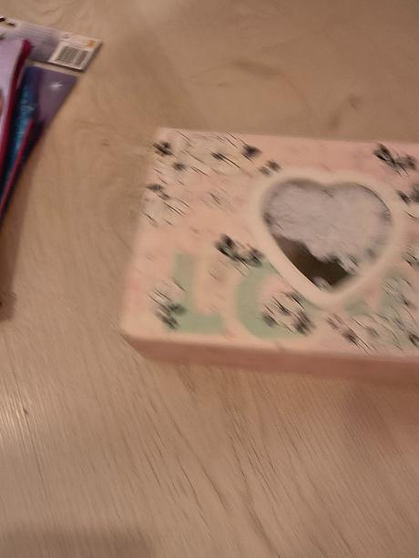 Minnie box, 
