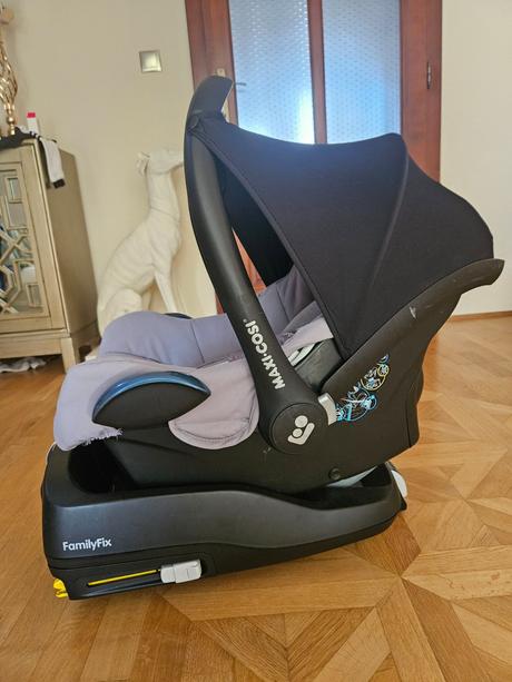 Autosedačka maxi cosi cabriofix + isofix základňa, maxi cosi