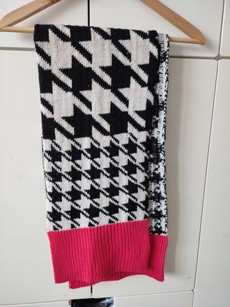 Nový vlnený šál, f&f