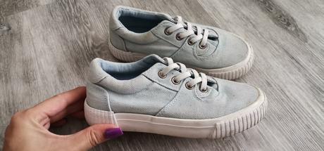 Tenisky, reserved,30