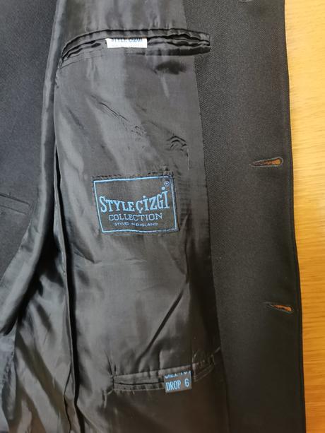 Čierny pánsky oblek s vestičkou, 46